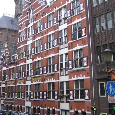 081